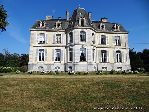 Château du Perron à Saint-Aubin-du-Perron l'orangerie salle mariage manche dj